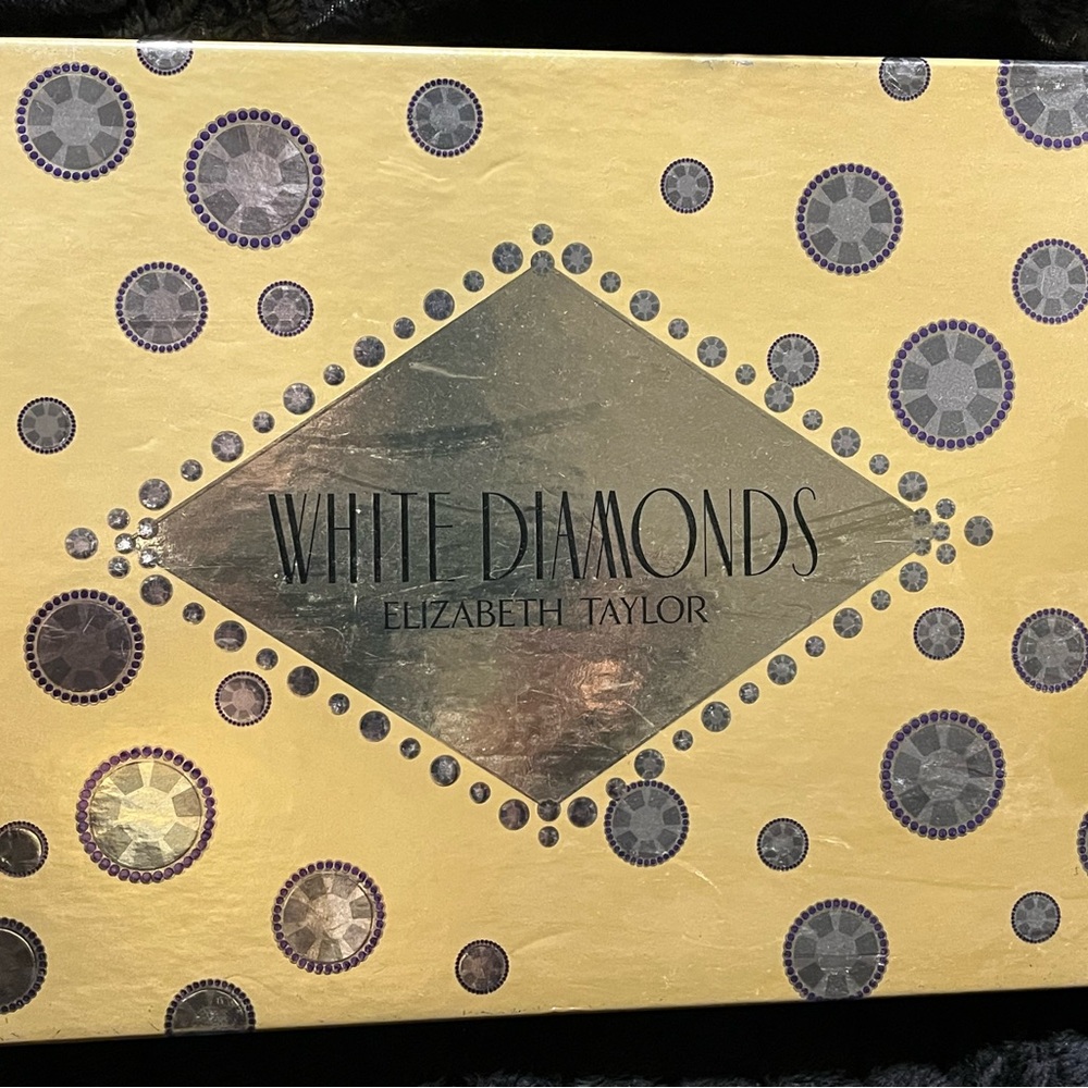 White Diamonds Perfume by Elizabeth Taylor - Picture 3 of 5
